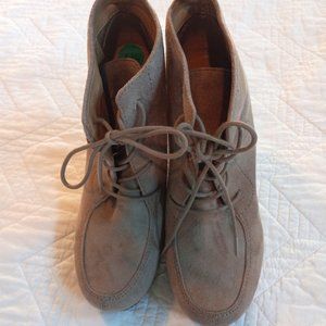 NINE WEST Sueded Tan Ankle Boot 7.5 M 4" Heel